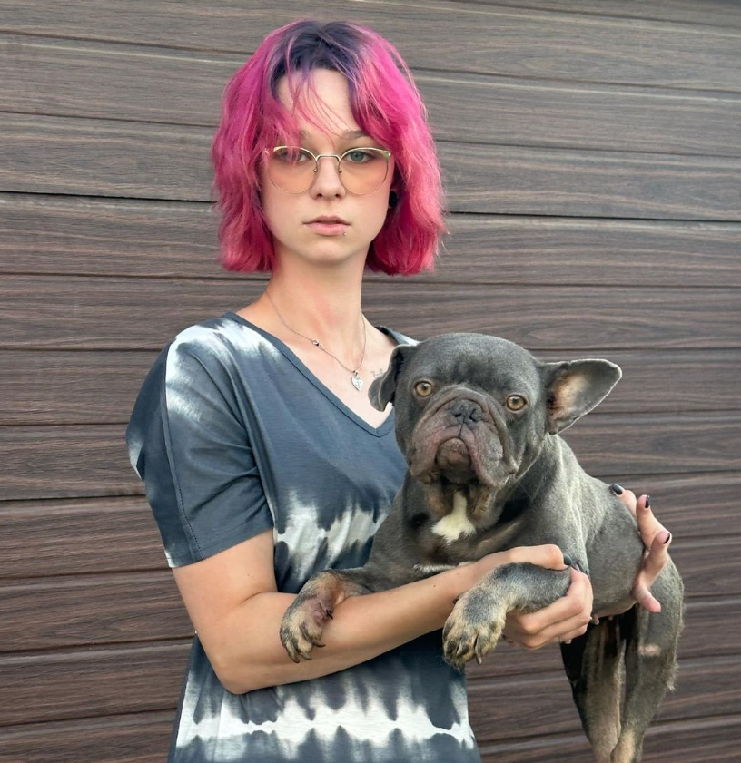 &quot;Тварини мені як діти&quot;. Де зараз Анастасія Тиха, яка врятувала собак з Ірпеня на початку війни